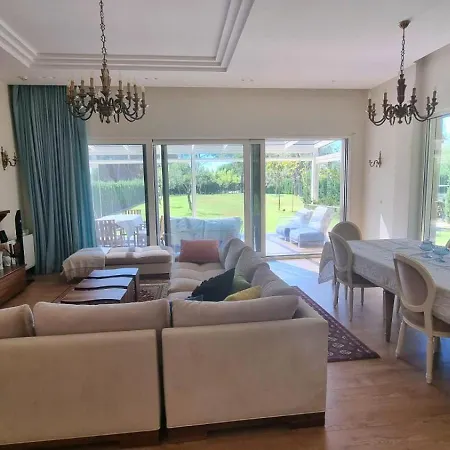 Villa Lura 3 *